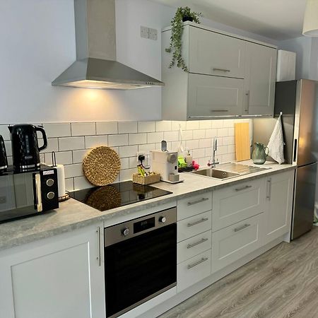 ヨークBrand New Flat 5 With Free Parking And Fast Wifiアパートメント エクステリア 写真